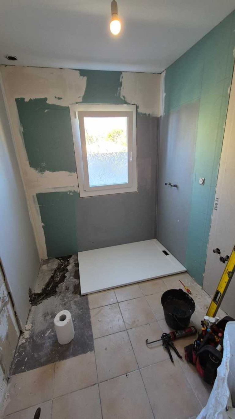 Rénovation complète d'une salle de bain à Le Brusquet