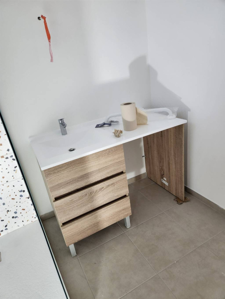 Rénovation complète d’une salle de bain - remplacement d'une baignoire par une douche aménagée à Digne-les-Bains