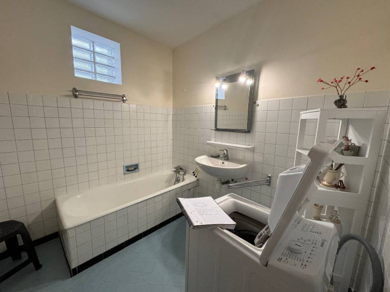 Rénovation complète d’une salle de bain - remplacement d'une baignoire par une douche aménagée à Digne-les-Bains